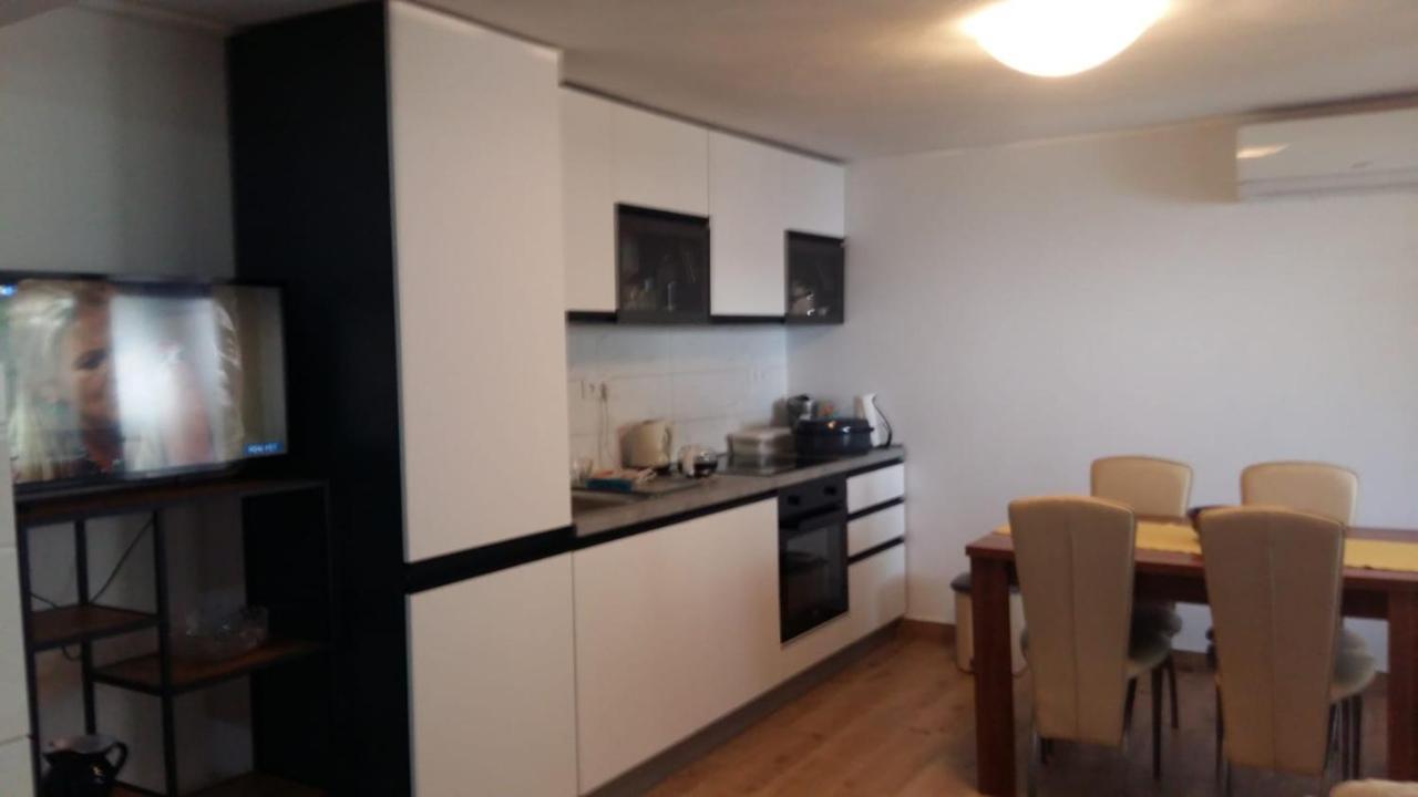 Apartmani Gojevic Vodice Bagian luar foto