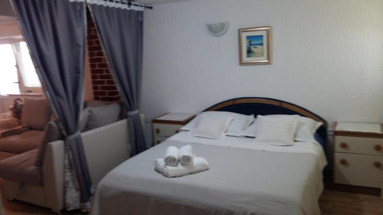 Apartmani Gojevic Vodice Bagian luar foto